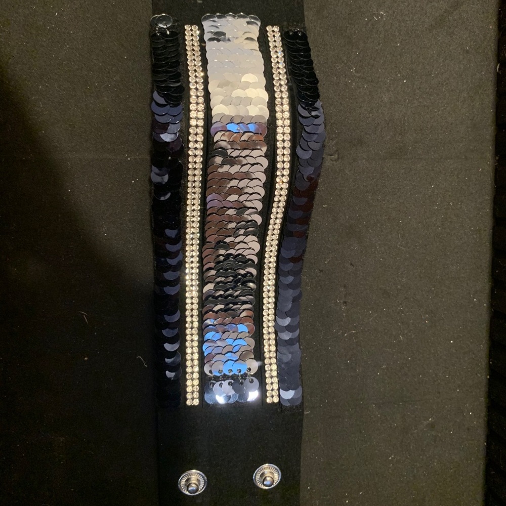 Color changing snap bracelet